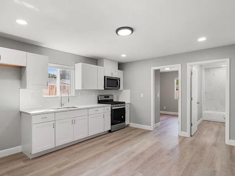 2116 Report Ave — Photo 6