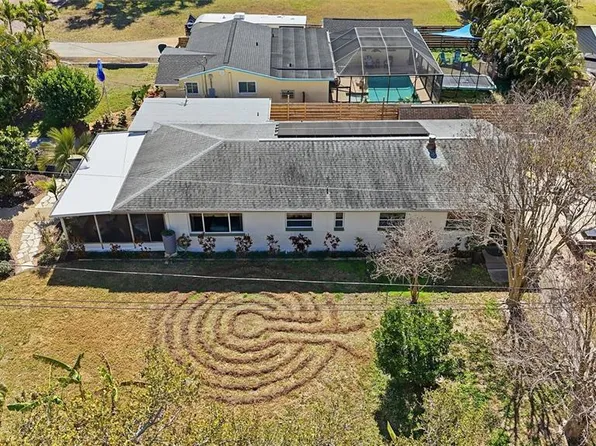 2701 56th St S, Gulfport, FL 33707