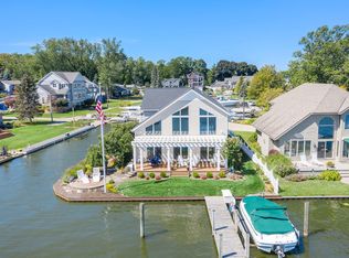 1315 Bayview Dr, Holland, MI 49423