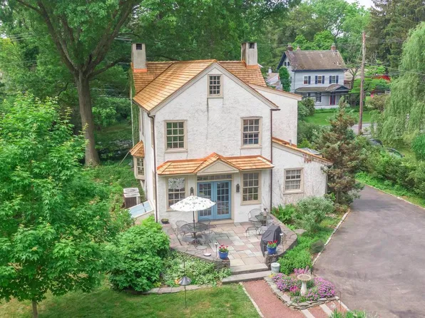 523 Skippack Pike, Blue Bell, PA 19422