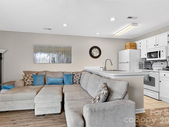 5th image of 2121 Regatta Ln Unit 201