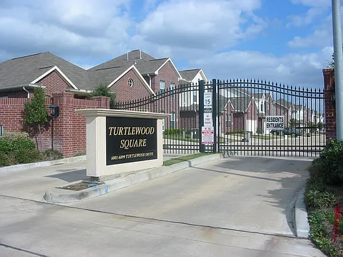 6807 Turtlewood Dr Photo 1