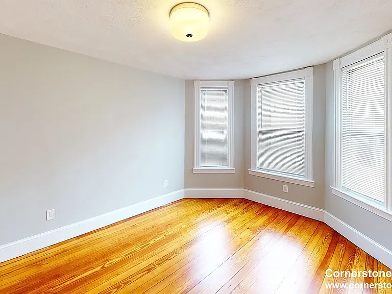 267 E Cottage St #3 — Photo 6