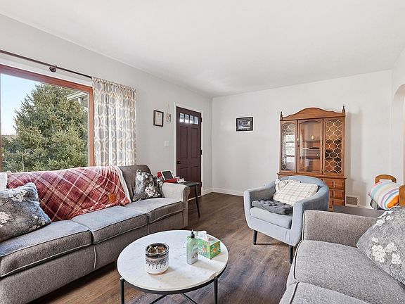 5th image of 710 Edith St