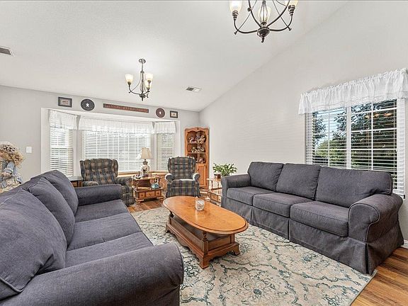 3rd image of 1165 Jennifer Lynn Dr