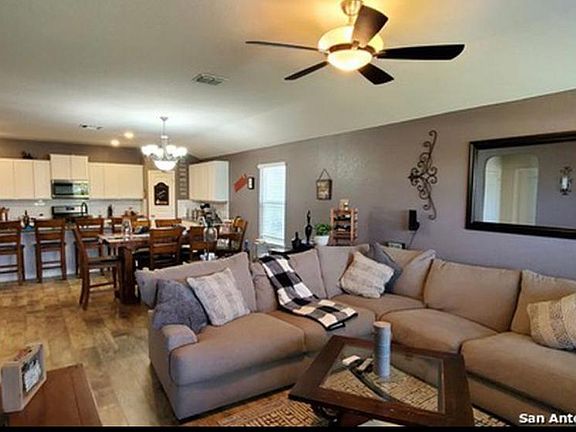 5th image of 14812 Goldfinch Way