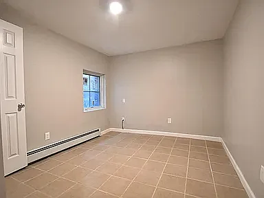 Building Photo - 86 Lander St #3