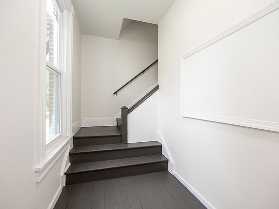 2nd image of 554 Main St #1