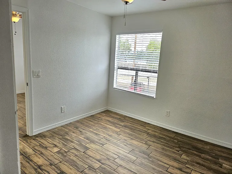 4313 N 19th Ave #220 — Photo 6