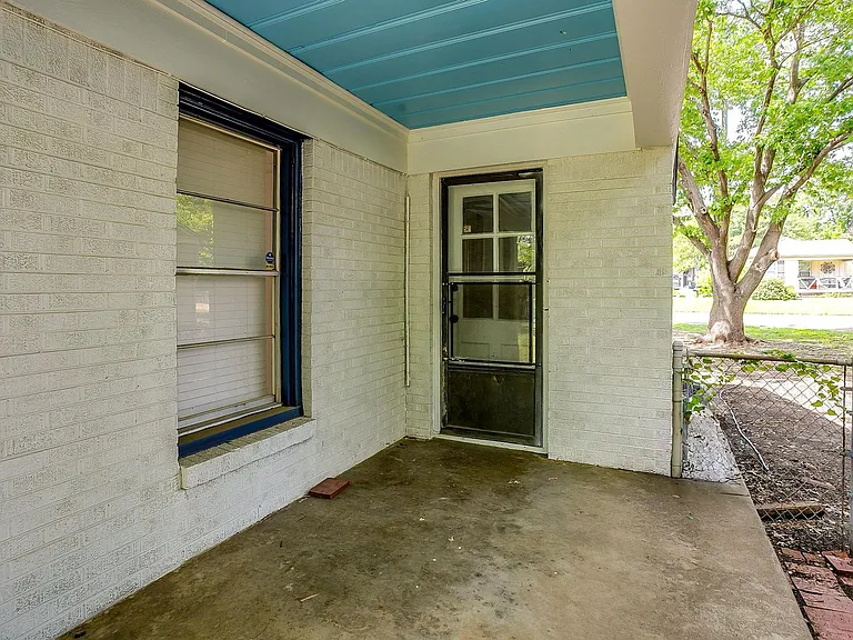 3557 Suffolk Dr — Photo 18