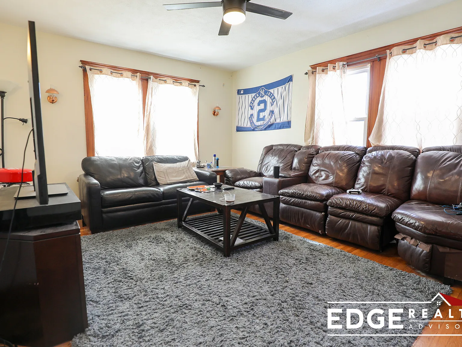 3 bed, 1.0 bath, $3,300 — Photo 4