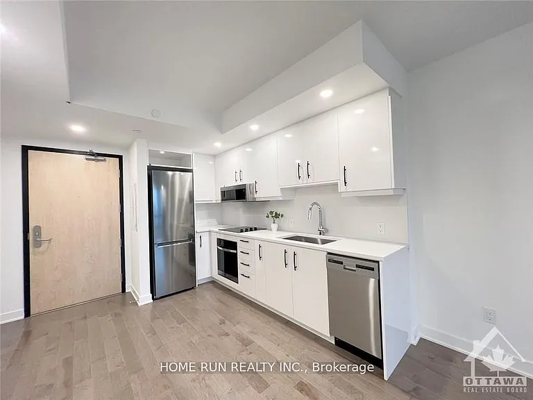 340 Queen St #1710 — Photo 2