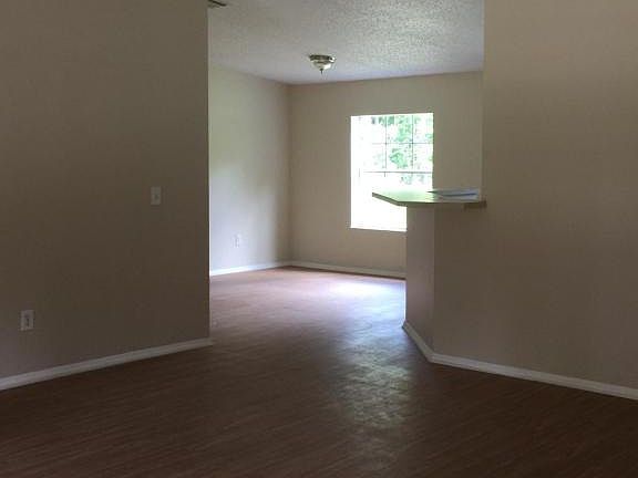 5th image of 2302 Huckleberry Ct