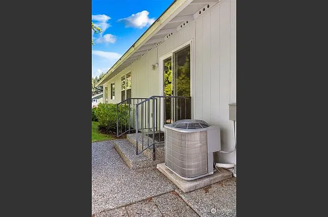 6402 Cypress St — Photo 19