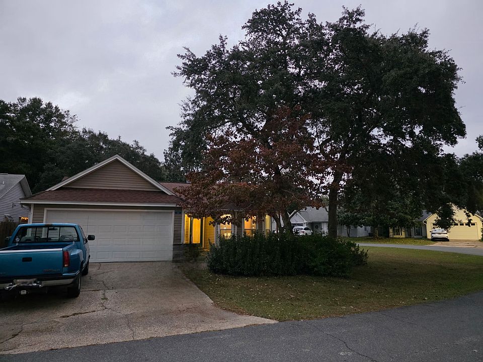 1st image of 115 Meadowbrook Ct