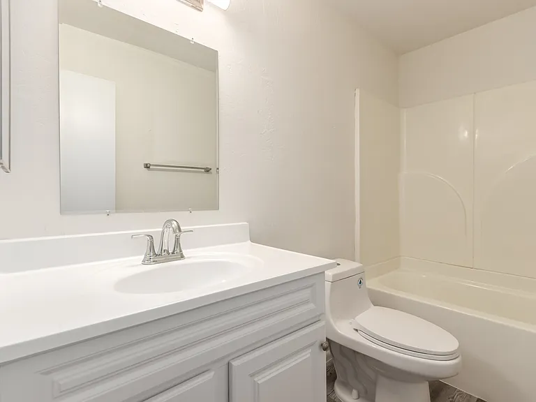 27 W Concorda Dr #104 — Photo 16