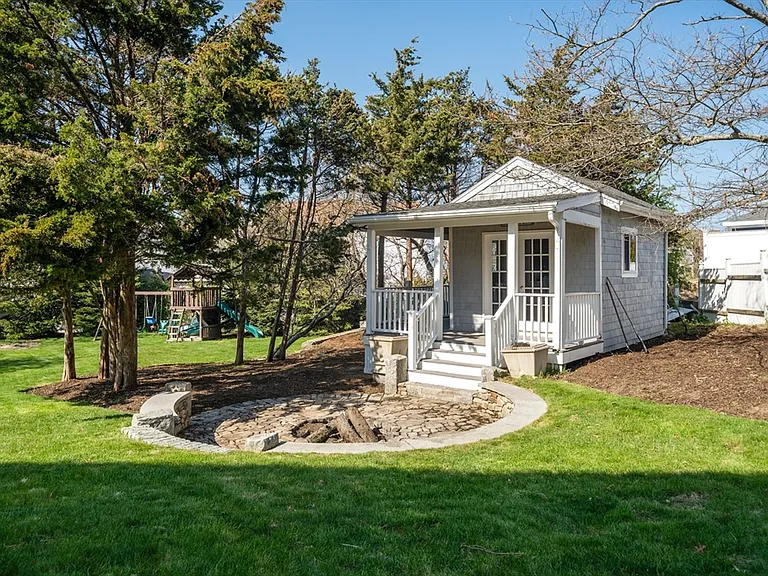 11 Kevin Ave — Photo 7