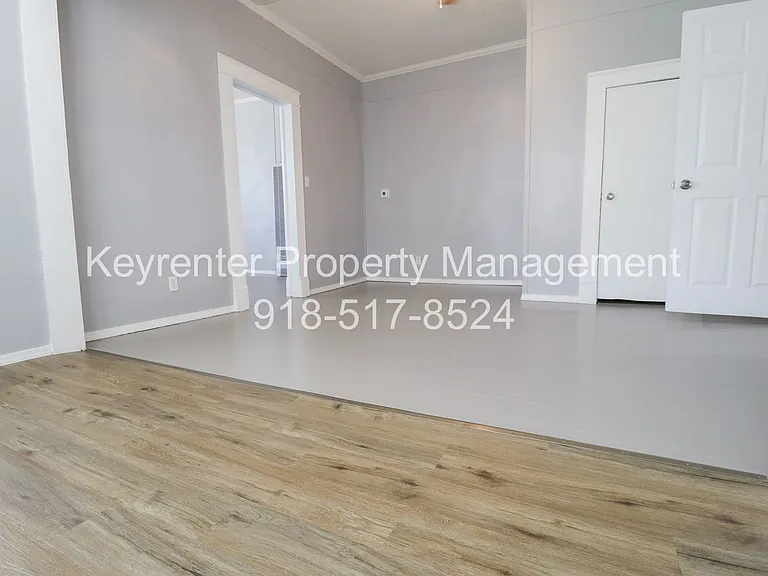 E 4th Street Duplex — Photo 6
