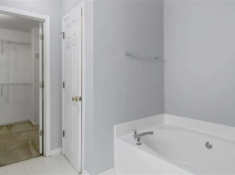 3522 Spring View Ct — Photo 10