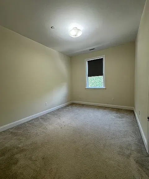 748 Moore Ave — Photo 25