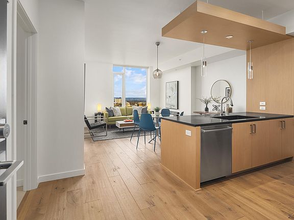 5th image of 1321 Seneca St APT 2102