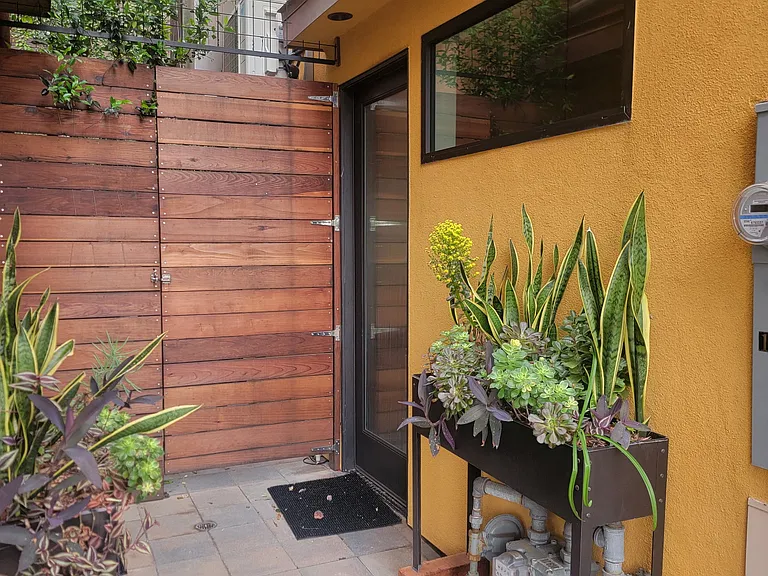 Entrance into theground-floor master area.