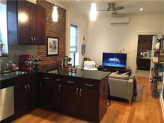 Rented by Avenue Sotheby's International Realty | media 16