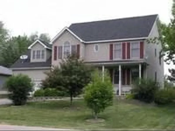 1622 Holiday Dr, Sandwich, IL 60548