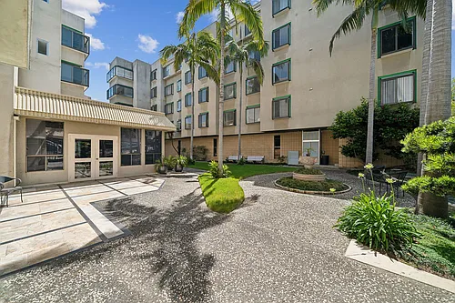 Park Glenview Apartments- Boutique Senior Living Photo 1