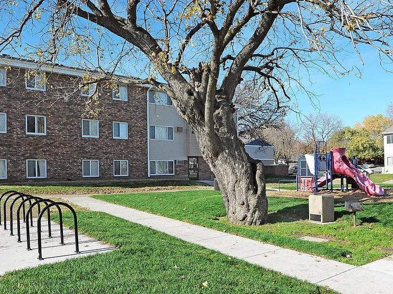 Lonnie Adkins Court — Photo 2