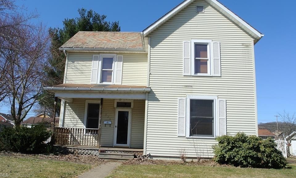 1st image of 926 N Main St