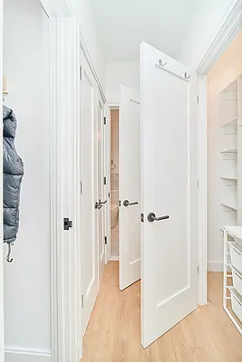 Rented by Living New York | media 9