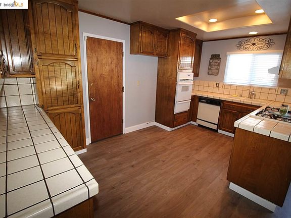 3rd image of 2794 Barcelona Cir