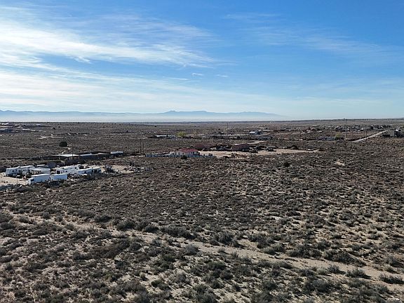 3rd image of 8 Avenue Sw