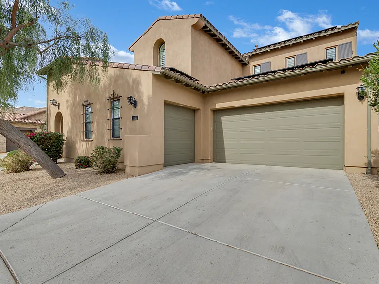 W Coronado Rd — Photo 26