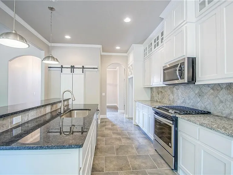 2916 Pacifica Ln — Photo 68