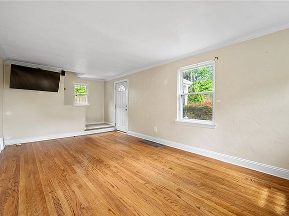 5th image of 1720 Seaton St