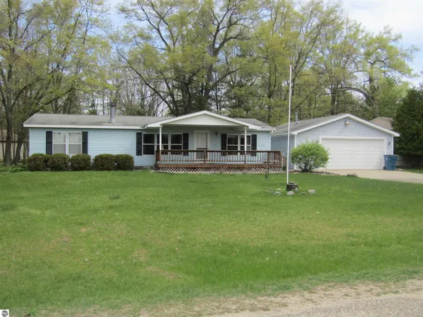 1579 Arrowhead Trl, West Branch, MI 48661