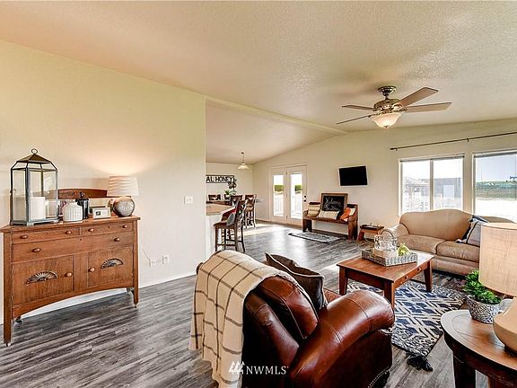 4th image of 3521 Road 3 NW