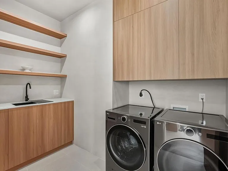 824 N Curson Ave — Photo 43