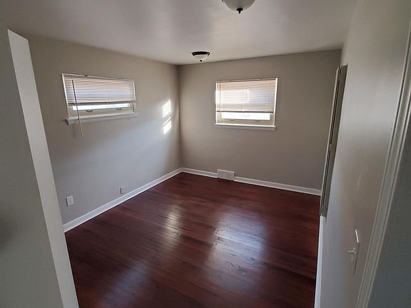 5th image of 2645 Dunlop St