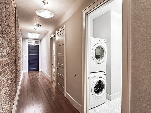 5th image of 102 Liberty St NE Room 207