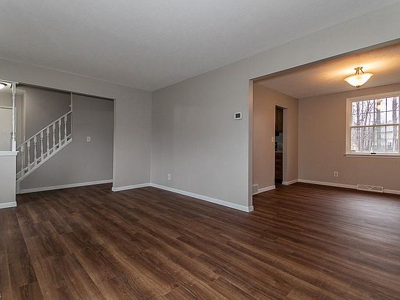 3rd image of 7549 Mountain Park Dr