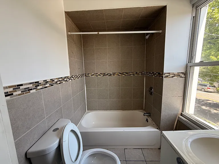 480 Irvine Turner Blvd #2 — Photo 3