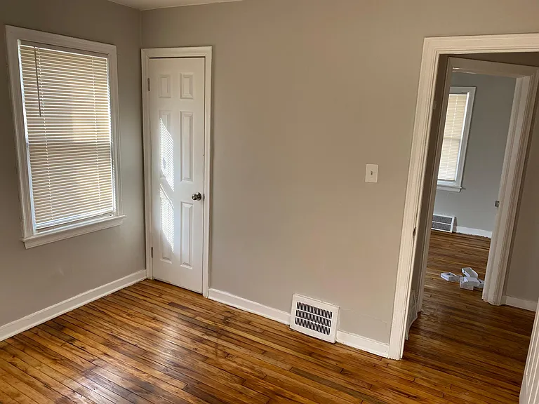 20263 Caldwell St — Photo 6