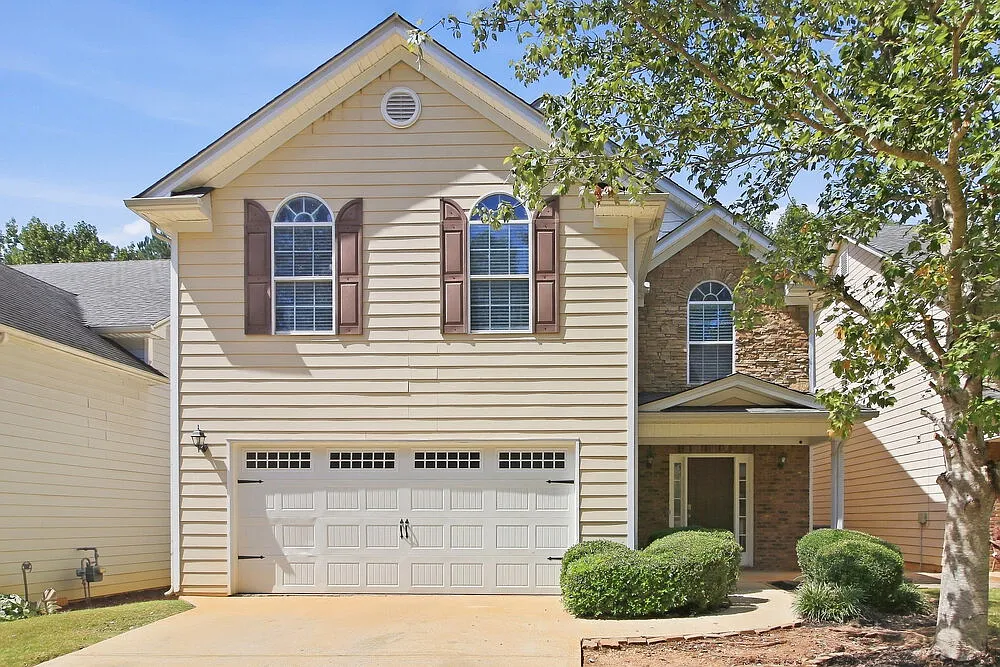 4 bed, 2.5 bath, 2274 sqft, $2,250 — Photo 1