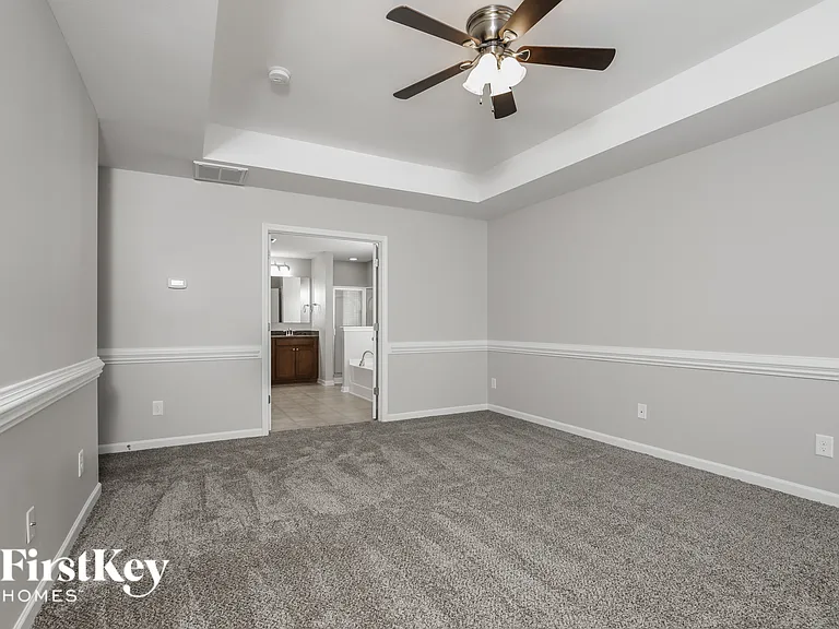 4476 Redfern Pl — Photo 10