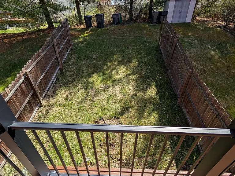 215 Parkwood Dr #MAIN — Photo 10
