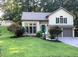 112 Wood Ln, Myerstown, PA 17067
