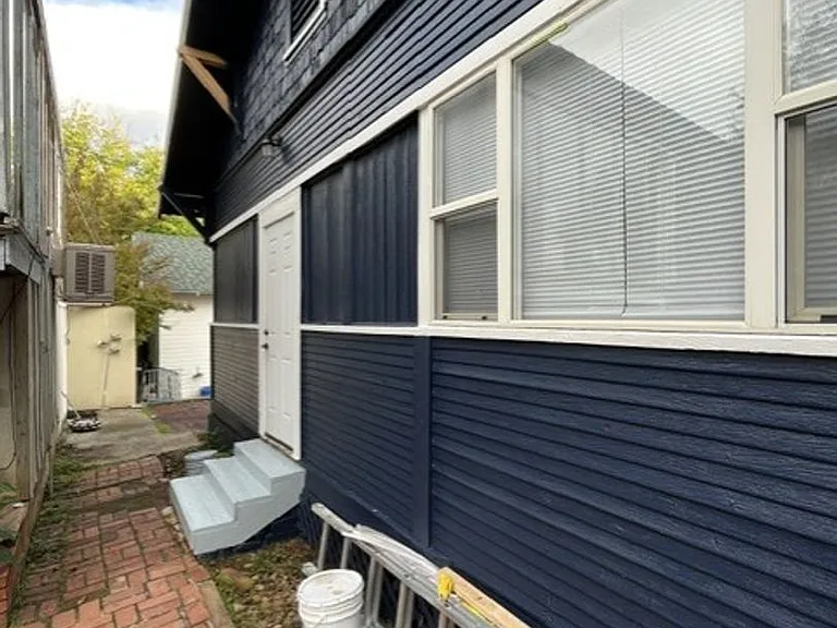 1066 Pine St — Photo 2